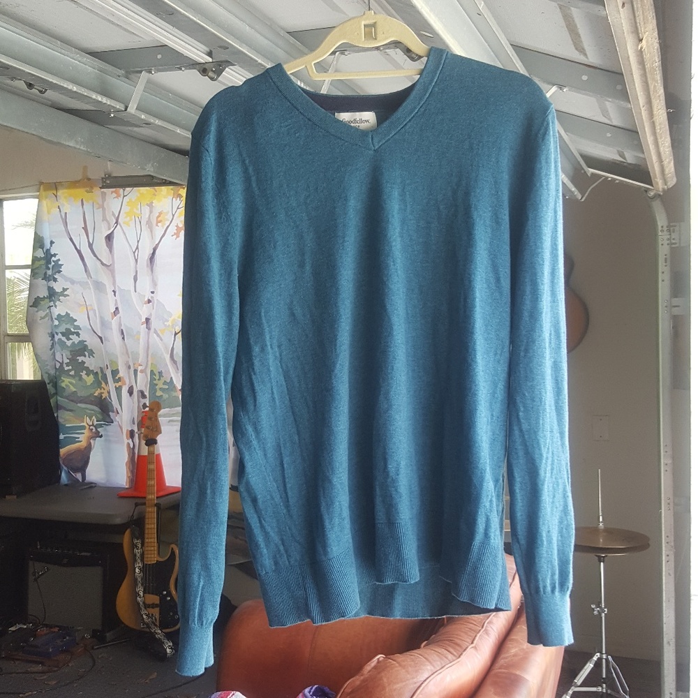 CYAN HEATHER LIGHT-WEIGHT V-NECK SWEATER